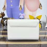 Uubags Louis Vuitton M14341 Twist MM Slim Bag In White 23x16x8cm - 5