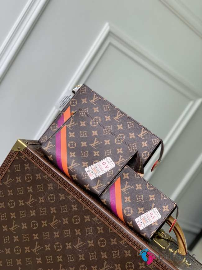 Uubags Louis Vuitton P01952 Mon Monogram Toilet Pouch Trio Set 25x20x5.5cm - 1