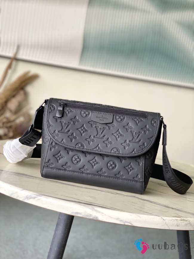 Uubags Louis Vuitton M14874 Pulse Messenger Bag Black Monogram Shadow Embossed Calfskin 26.6x17x11cm - 1