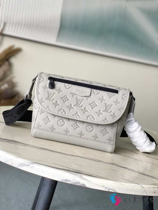 Uubags Louis Vuitton M14874 Pulse Messenger Bag Sand Monogram Shadow Embossed Calfskin 26.6x17x11cm - 1