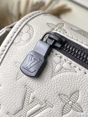 Uubags Louis Vuitton M14874 Pulse Messenger Bag Sand Monogram Shadow Embossed Calfskin 26.6x17x11cm - 6