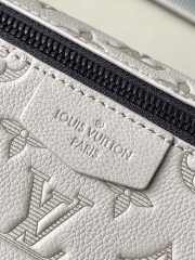 Uubags Louis Vuitton M14874 Pulse Messenger Bag Sand Monogram Shadow Embossed Calfskin 26.6x17x11cm - 4