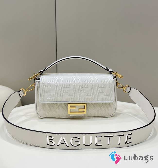 Uubags Fendi Baguette Bag In White Canvas 28x6.5x13.5cm - 1
