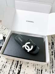 Uubags Chanel slippers in black  - 6