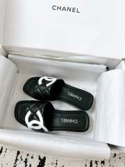 Uubags Chanel slippers in black  - 4