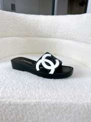 Uubags Chanel slippers in black  - 2