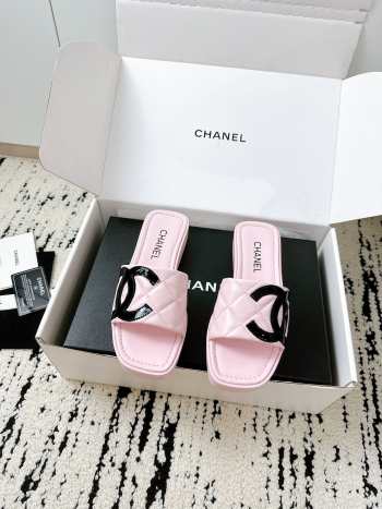 Uubags Chanel slippers in pink
