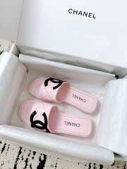 Uubags Chanel slippers in pink - 5
