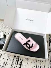 Uubags Chanel slippers in pink - 3
