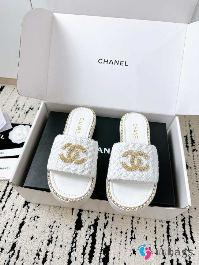 Uubags Chanel flat in white - 1