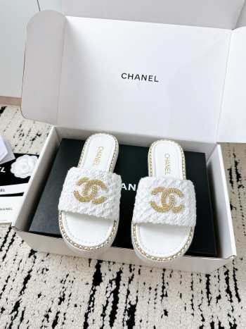 Uubags Chanel flat in white