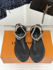 Uubags Louis Vuitton flip flop in black - 3