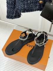 Uubags Louis Vuitton flip flop in black - 2