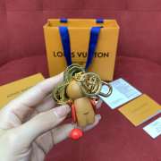 Uubags Louis Vuitton M02428 Vivienne Bag Charm Red and gold  - 4