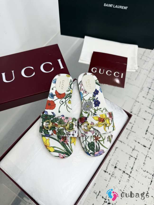 Uubags Gucci slide sandal with Horsebit white and multicolor canvas with floral print - 1