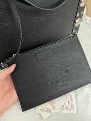 Uubags Valentino Garavani Nellcôte shopping bag in black 40x30x13cm - 6