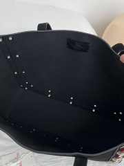 Uubags Valentino Garavani Nellcôte Small embellished suede shopping bag in black 40x30x13cm - 3