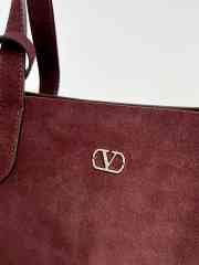 Uubags Valentino Garavani Nellcôte Small embellished suede shopping bag in burgundy 40x30x13cm - 2