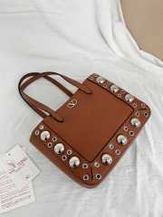 Uubags Valentino Small Garavani Nellcôte shopping bag brown 21x16x5cm - 6