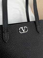 Uubags Valentino Small Garavani Nellcôte shopping bag black 21x16x5cm - 3