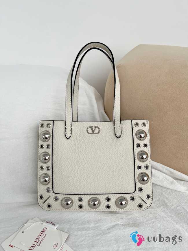 Uubags Valentino Small Garavani Nellcôte shopping bag white 21x16x5cm - 1