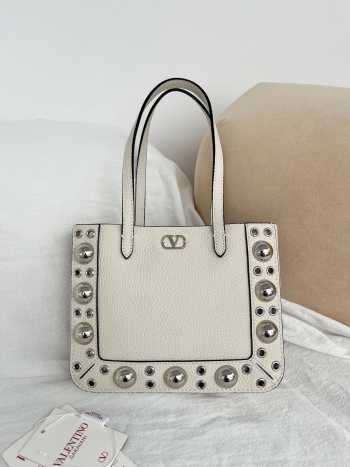 Uubags Valentino Small Garavani Nellcôte shopping bag white 21x16x5cm