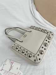 Uubags Valentino Small Garavani Nellcôte shopping bag white 21x16x5cm - 4
