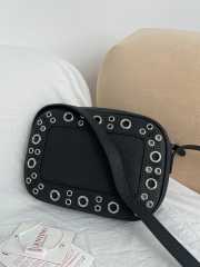 Uubags Valentino Garavani Nellcôte Shoulder Bag In Black Grainy Calfskin 23x16x6cm - 4