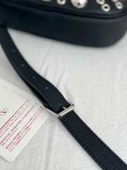 Uubags Valentino Garavani Nellcôte Shoulder Bag In Black Grainy Calfskin 23x16x6cm - 2
