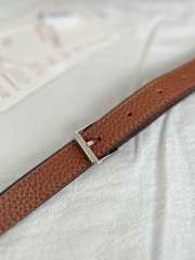 Uubags Valentino Garavani Nellcôte Shoulder Bag In Brown Grainy Calfskin 23x16x6cm - 5