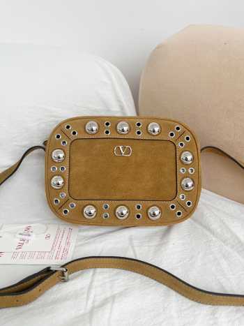 Uubags Valentino Garavani Nellcôte Shoulder Bag In Tan Suede 23x16x6cm