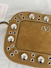 Uubags Valentino Garavani Nellcôte Shoulder Bag In Tan Suede 23x16x6cm - 5