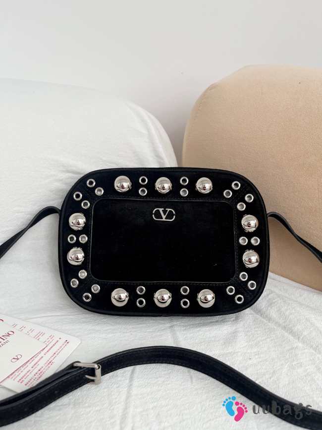 Uubags Valentino Garavani Nellcôte Shoulder Bag In Black Suede 23x16x6cm - 1