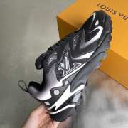 Uubags Louis Vuitton Men's Runner Tatic Sneakers 06 - 6