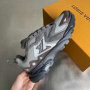 Uubags Louis Vuitton Men's Runner Tatic Sneakers 08 - 3