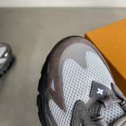Uubags Louis Vuitton Men's Runner Tatic Sneakers 08 - 4