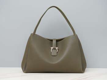 Uubags Ferragamo tote bag in olive green 38x26x17cm