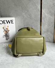 Uubags Loewe Flamenco backpack in olive shiny supple calfskin 36x16x40cm - 4