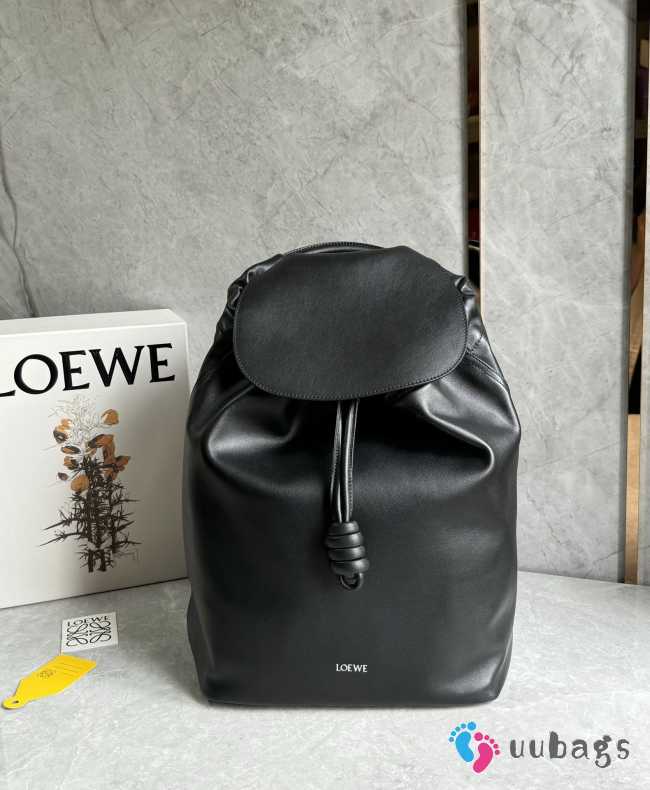 Uubags Loewe Flamenco backpack in black shiny supple calfskin 36x16x40cm - 1