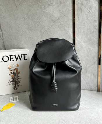 Uubags Loewe Flamenco backpack in black shiny supple calfskin 36x16x40cm