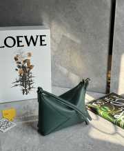 Uubags Loewe Puzzle Fold pouch in green shiny nappa calfskin 23x6.5x15.5cm - 6