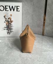 Uubags Loewe Puzzle Fold pouch in brown shiny nappa calfskin 23x6.5x15.5cm - 2