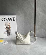 Uubags Loewe Puzzle Fold pouch in white shiny nappa calfskin 23x6.5x15.5cm - 1