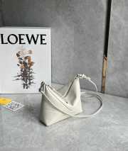 Uubags Loewe Puzzle Fold pouch in white shiny nappa calfskin 23x6.5x15.5cm - 6