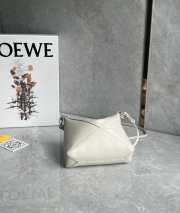Uubags Loewe Puzzle Fold pouch in white shiny nappa calfskin 23x6.5x15.5cm - 4