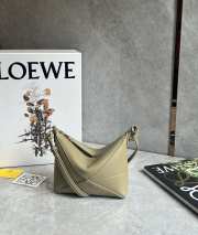 Uubags Loewe Puzzle Fold pouch in clay Green shiny nappa calfskin 23x6.5x15.5cm - 1