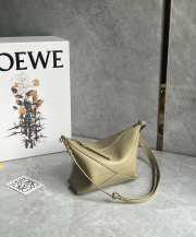 Uubags Loewe Puzzle Fold pouch in clay Green shiny nappa calfskin 23x6.5x15.5cm - 2