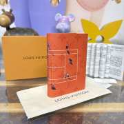 Uubags Louis Vuitton M14877 Passport Cover Tennis Clay 10x14x2.5cm - 5