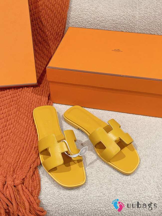 Uubags Hermes Oran sandal in yellow - 1