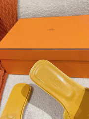 Uubags Hermes Oran sandal in yellow - 5